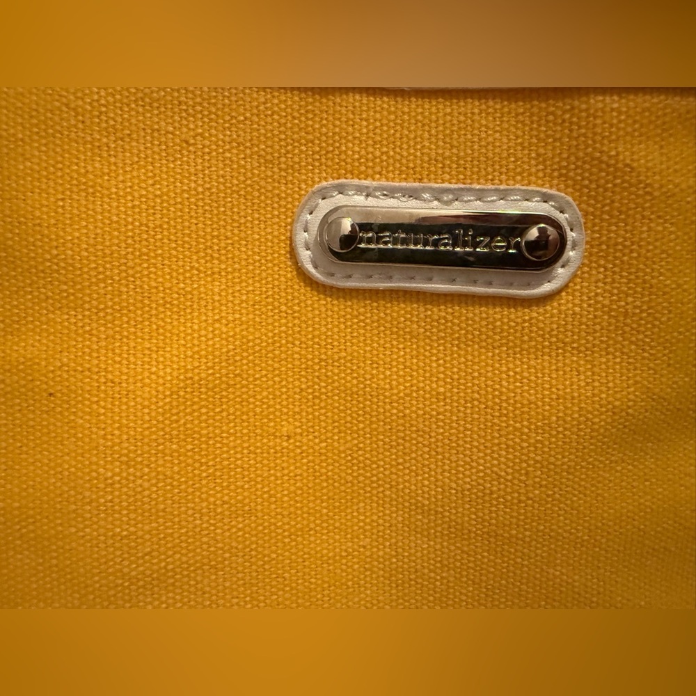 NWTs Naturalizer Canvas tote. - Picture 3 of 14